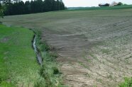 erosionsgeschädigtes Feld in Hanglage